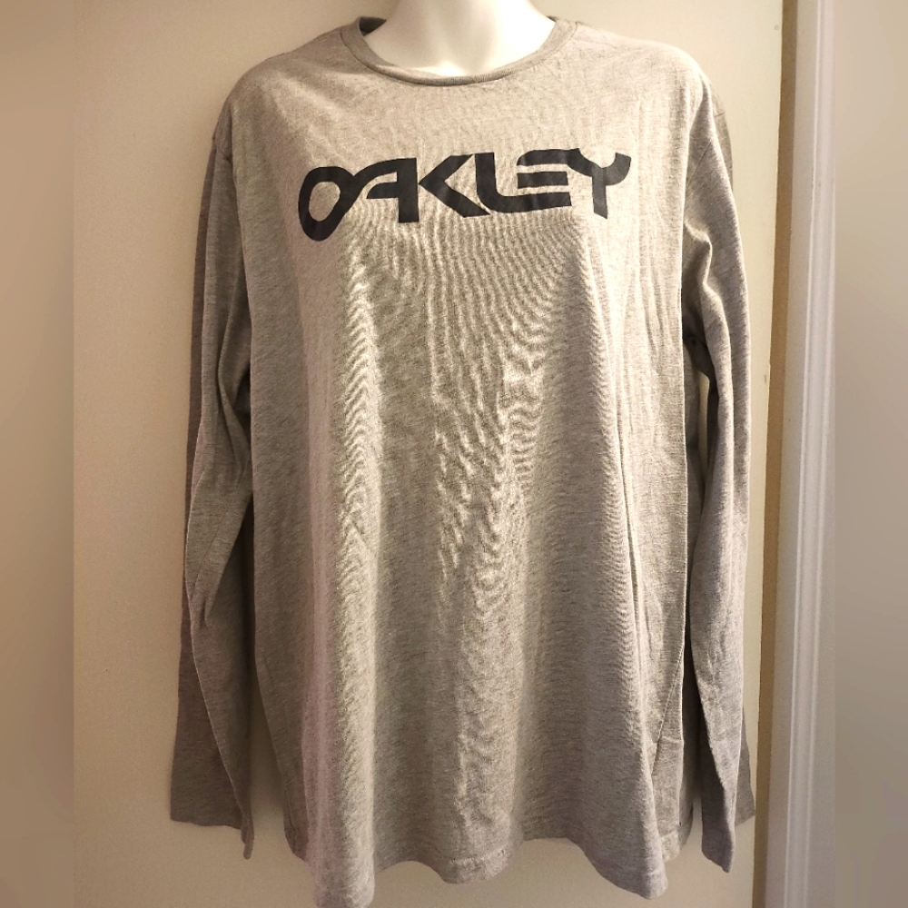 Oakley Gray Men's Long Sleeve Shirt. Xl. Preloved